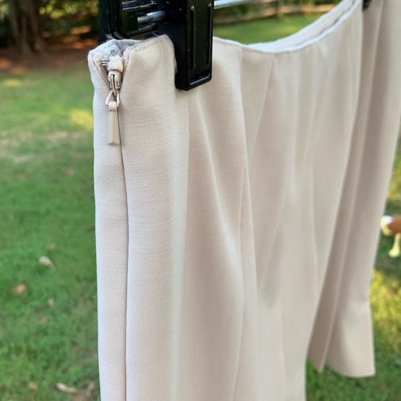 VGUC Worth skirt sz 2 - Picture 3 of 5